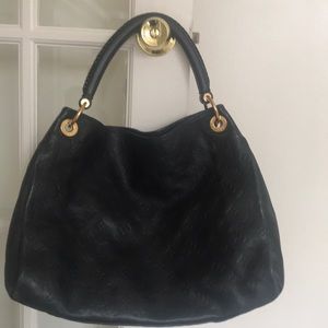Louis Vuitton Navy Blue Leather Artsy bag